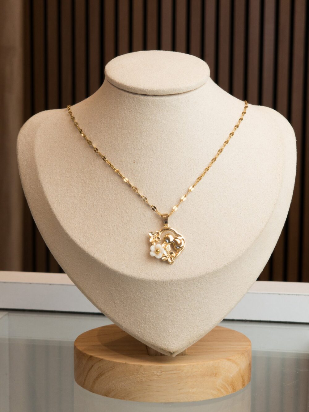 Collier fleurs